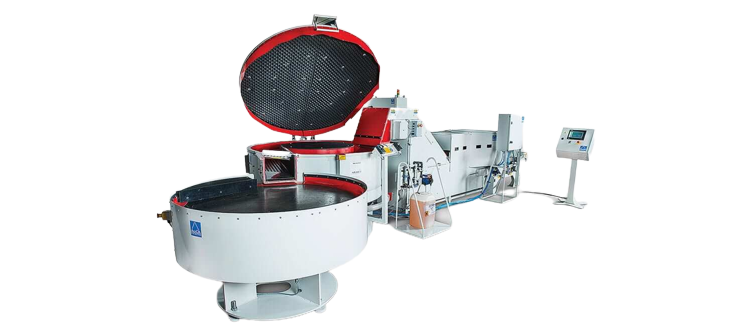 Système automatisé traitement de tribofinition avec vibrateur circulaire