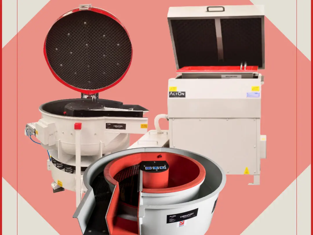 Trois différentes machines vibrateurs (circulaire et linéaires) de tribofinition.